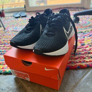 Nike Women's React Infinity Run Flyknit 3